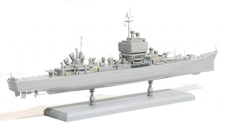 Foto trasera derecha de la maqueta del USS Long Beach en escala 1:700 de Dragon referencia 7091