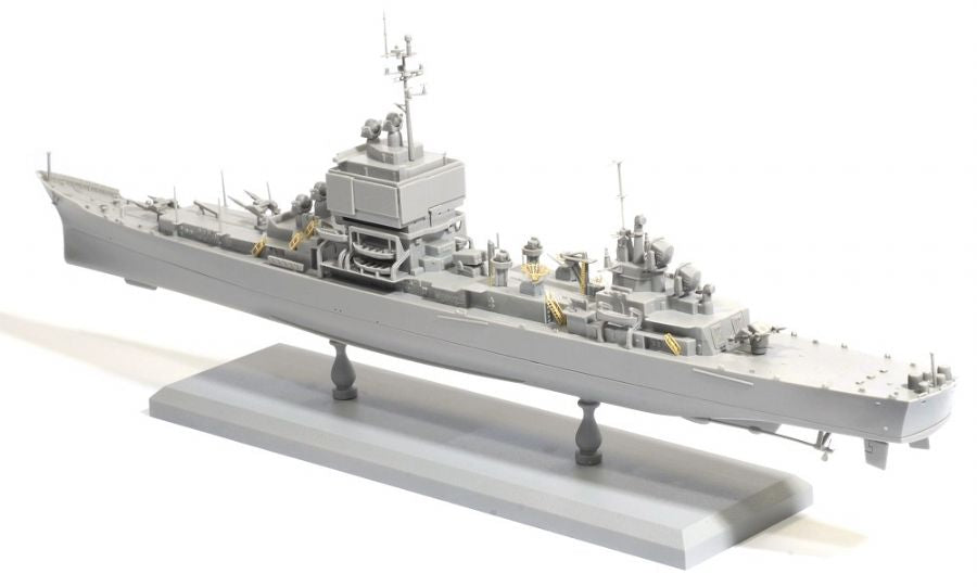 Foto trasera izquierda de la maqueta del USS Long Beach en escala 1:700 de Dragon referencia 7091