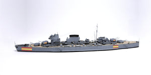 Foto lateral de la maqueta del crucero español Canarias en escala 1:700 de Niko Model referencia 7127