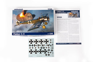 Contenido de la caja de la maqueta del caza alemán Fokker E.III en escala 1:48 edición Weekend de Eduard referencia 8419