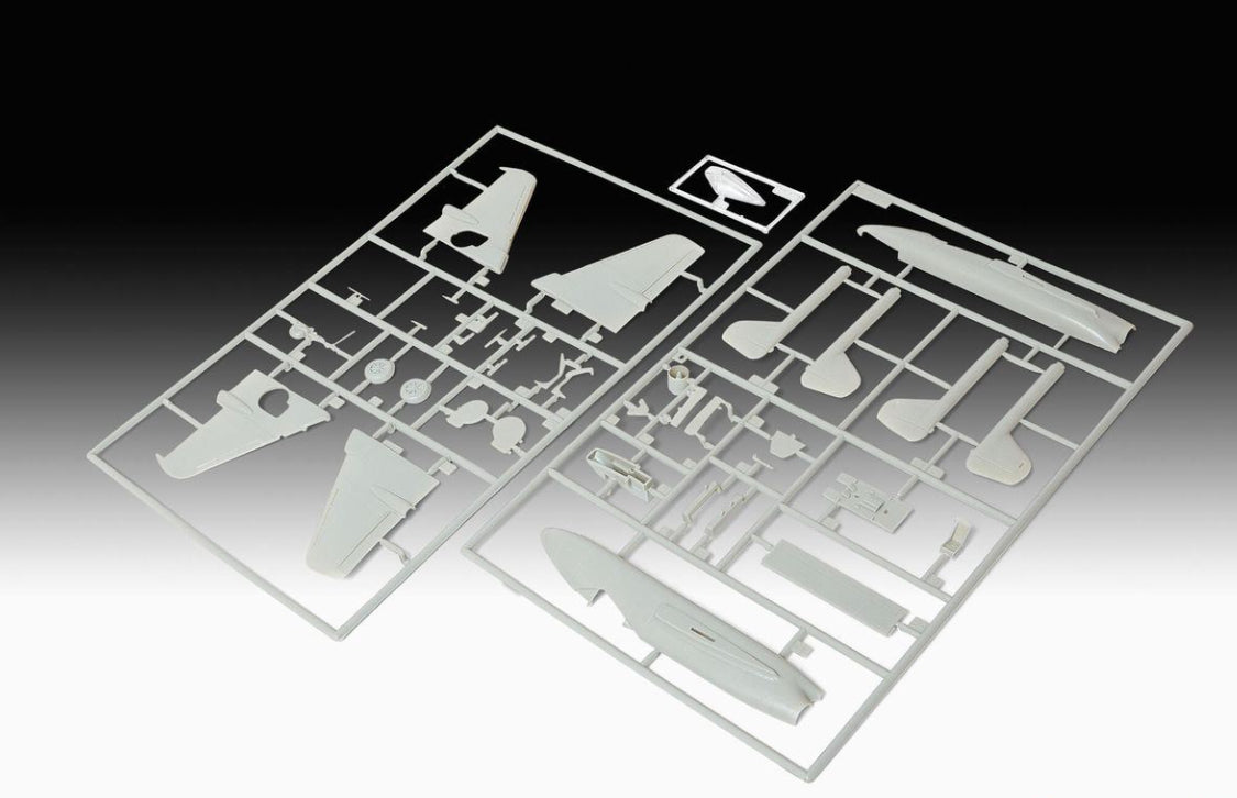 Piezas de la maqueta del caza alemán Focke Wulf TL Jager en escala 1:72 de Revell referencia 03753