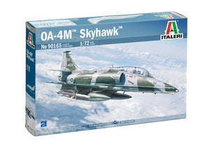 Portada de la caja de la maqueta del caza OA-4M Skyhawk II en versión biplaza de entrenamiento en escala 1:72 de Italeri referencia 90165