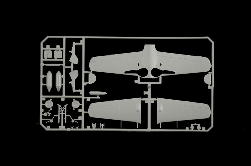 Piezas 2 de la maqueta del caza alemán Fw-190 A7 o A8 edición Ases WW2 en escala 1:72 de Italeri referencia 1490