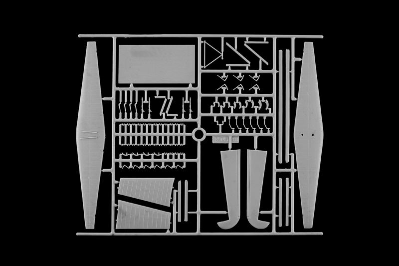 Piezas 6 de la maqueta del avión de transporte alemán Me-323 Giant en escala 1:72 de Italeri referencia 0104