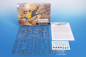 Contenido de la caja de la maqueta del caza alemán Messerschmitt Bf 109 E4/7 en escala 1:72 de Special Hobby referencia 72496