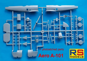 Piezas de la maqueta del biplano bombardero checo Aero A 101 en escala 1:72 de RS Models referencia 92260