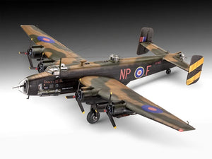 Foto de la maqueta del bombardero inglés Hadley Page Halifax B en versión Mk.III en escala 1:72 de Revell referencia 03756