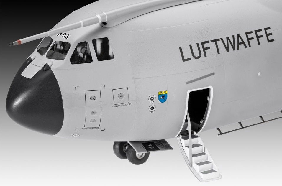 Foto del morro de la maqueta del avión de transporte Airbus A400M Atlas en escala 1:72 de Revell referencia 03929