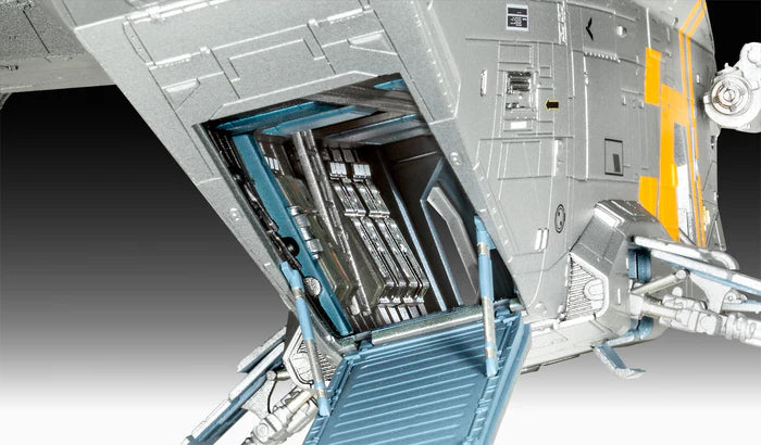 Foto de la bodega de la maqueta de l nave espacial Razor Crest en la película Mandalorian y Grogu en escala 1:72 de Revell referencia 06747