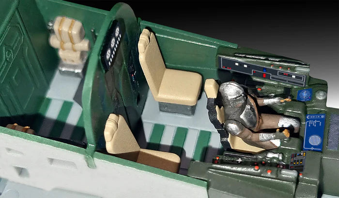 Foto de la cabina de la maqueta de l nave espacial Razor Crest en la película Mandalorian y Grogu en escala 1:72 de Revell referencia 06747