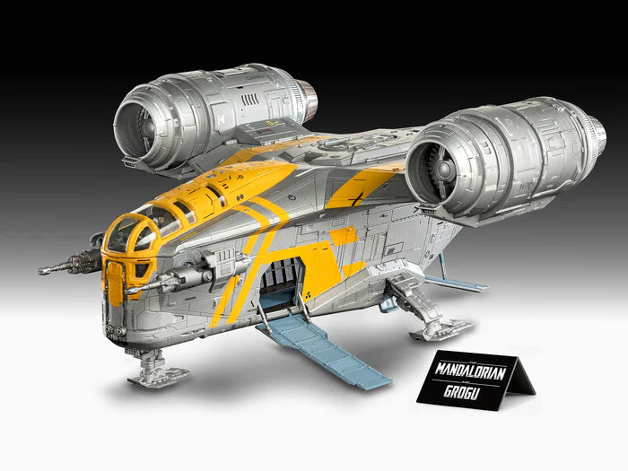 Foto completa de la maqueta de l nave espacial Razor Crest en la película Mandalorian y Grogu en escala 1:72 de Revell referencia 06747