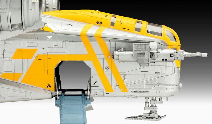 Foto lateral de la maqueta de l nave espacial Razor Crest en la película Mandalorian y Grogu en escala 1:72 de Revell referencia 06747