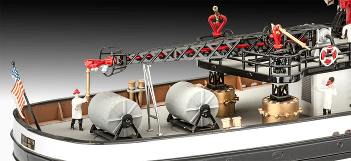 Detalle de popa  de la maqueta del barco bombero del puerto de Nueva York The Firefighter en escala 1:87 de Revell referencia 05197