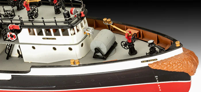 Detalle de proa de la maqueta del barco bombero del puerto de Nueva York The Firefighter en escala 1:87 de Revell referencia 05197