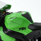 Foto detalle sillín de la maqueta de la moto Kawasaki ZX-10RR Ninja precoloreada en escala 1:9 de Meng referencia TS-008S