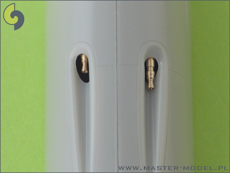 Foto 2 del set de ametralladoras MG17 y tubo pitot para caza alemán Bf-109 en versiones F y G-1 a G-4 en escala 1:48 de Master referencia AM48-010