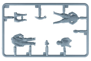 Grapa 2 de las figuras de pilotos y mecánicos finlandeses y rusos en escala 1:48 de Miniart referencia 49022