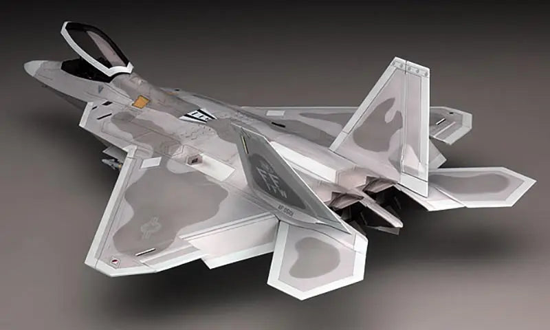 Foto trasera de la maqueta del F-22 Raptor en escala 1:48 de Hasegawa referencia 07245 o PT45