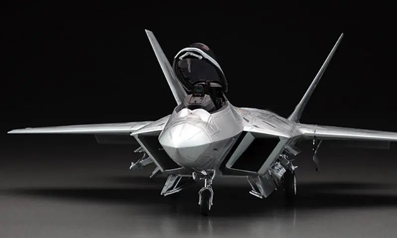 Foto frontal de la maqueta del F-22 Raptor en escala 1:48 de Hasegawa referencia 07245 o PT45