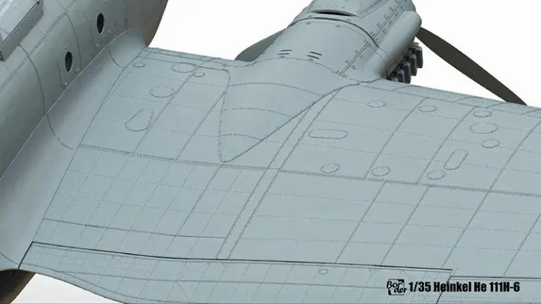 Foto del ala de la maqueta del bombardero alemán He 111H-6 en escala 1:35 de Border Model referencia BF-018