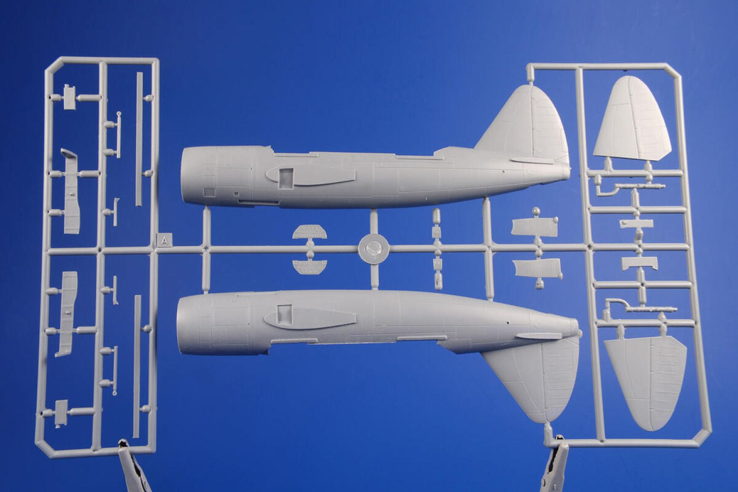 Grapa 1 de la maqueta del SB2 A-4 Buccaneer en escala 1:72 de Special Hobby referencia 72303