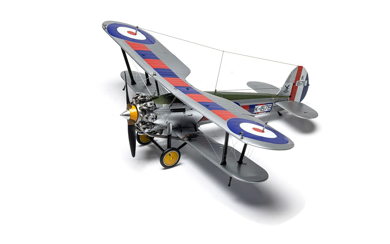 Foto con decoración 3 del caza biplano británico Bristol Bulldog Mk.IIA en escala 1:48 de Airfix eferencia A05145
