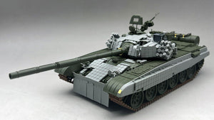 Foto frontal izquierda  de la maqueta del carro de combate PT-91 en escala 1:35 de Amusing referencia 35A069