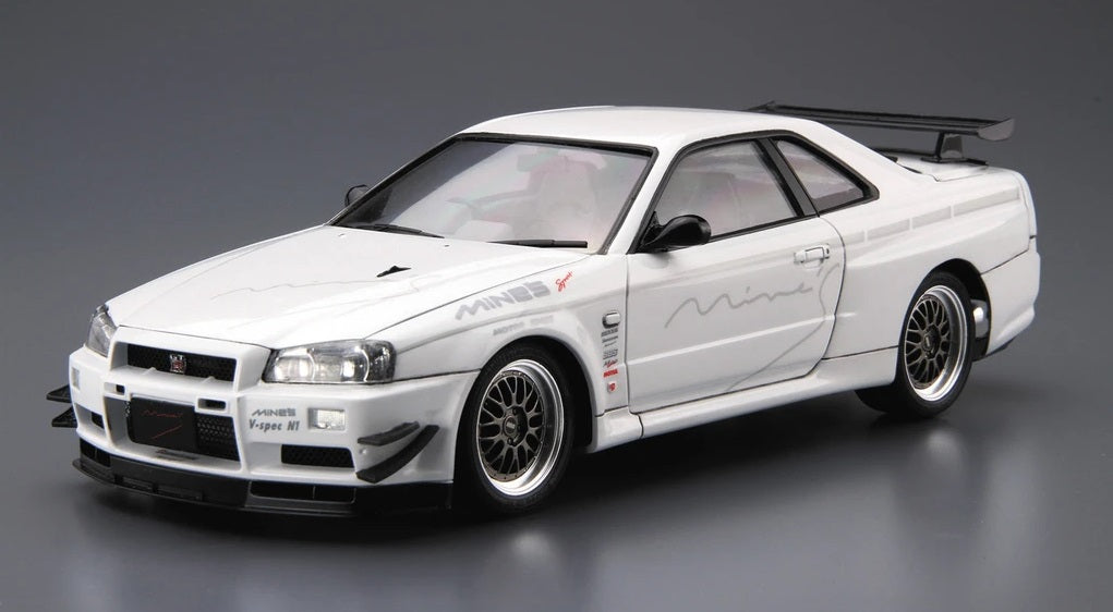 Foto delantera de la maqueta del deportivo Nissan Skyline GT R 34 Mine's en escala 1:24 de Aoshima referencia 05986
