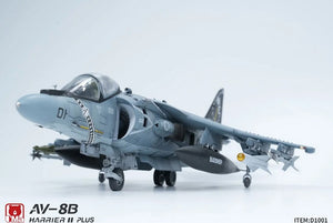 Vista frontal lateral AV-8B Harrier II Plus VMA214 de UMa Model D1001