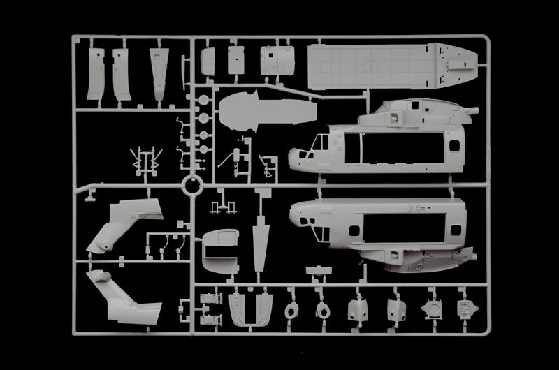 Grapa 1 de la maqueta del helicóptero británico AW-101 Merlin en escala 1:72 de Italeri referencia 1486