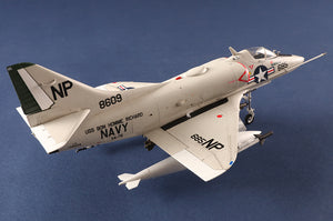 Foto lateral derecha de la maqueta del caza A-4C Skyhwak en escala 1:48 de Hobby Boss referencia 81789