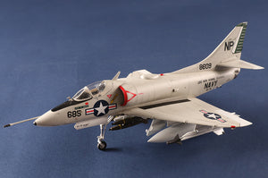 Foto lateral izquierda de la maqueta del caza A-4C Skyhwak en escala 1:48 de Hobby Boss referencia 81789