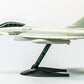 Vista lateral de la maqueta del caza europeo Eurofighter Typhoon en la versión de Airfix Quickbuild en la que no se usa ni pegamento ni pintura, solo hay que construirlo. Referencia J6002