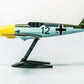 Vista lateral de la maqueta del caza alemán Messerschmitt 109 en la versión de Airfix Quickbuild en la que no se usa ni pegamento ni pintura, solo hay que construirlo. Referencia J6001