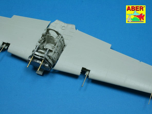 Vista de como queda el set de ametralladoras para caza japonés A6M5 Zero de Hasegawa en escala 1:32 del fabricante Aber con referencia A32 106