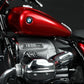 Vista lateral izquierda del motor de la moto precoloreada BMW R 18 Classic Mars Red en escala 1:9 de Meng referencia MT-006t