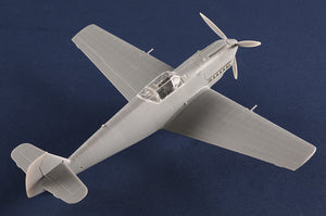 Foto lateral derecho de la maqueta del caza alemán Bf-109 E-4 Trop en escala 1:48 de Hobby Boss referencia 81793