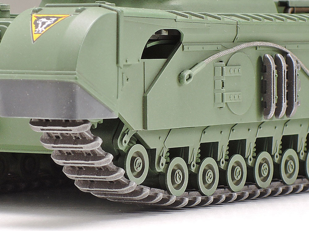Detalle de las cadenas de la maqueta del tanque británico Churchill MkVII Cocodrile en escala 1:48 de Tamiya referencia 32594