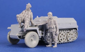 CMK (1/72) Sd.Kfz 250/251 Crew in Winter Uniforms