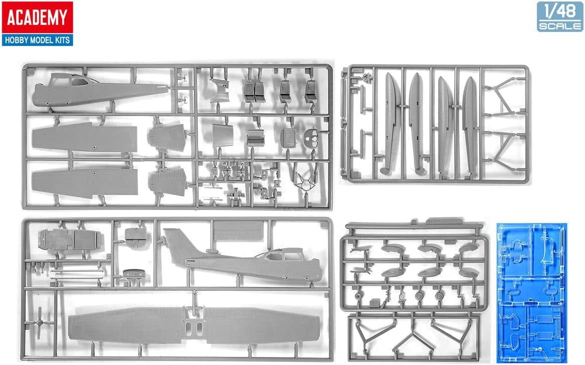 Piezas de la maqueta del avión de patrulla civil aérea Cessna 172 en escala 1:48 de Academy referencia 12367