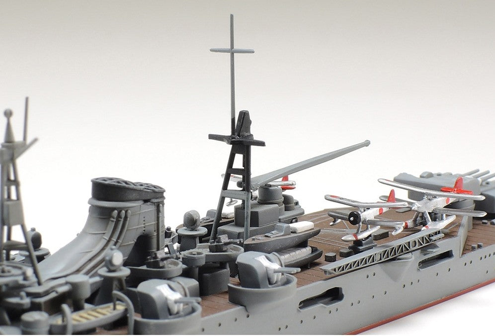 Vista chimenea Crucero Ligero Japones Mogami en escala 1:700 de Tamiya Referencia 31359