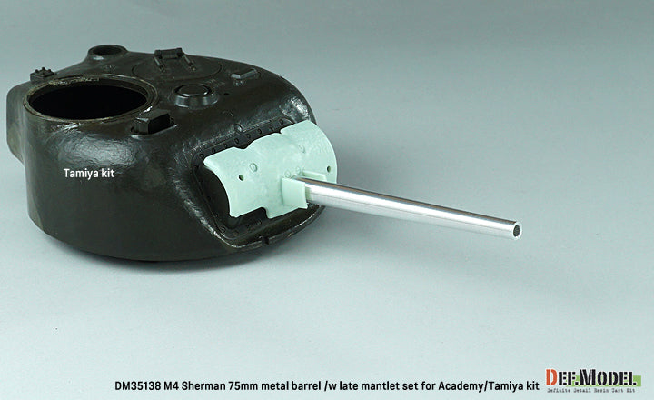 Foto frontal del set de mejora de Def Model para tanques Sherman con cañón de 75mm y mantelete de resina a escala 1:35 referencia DM35138