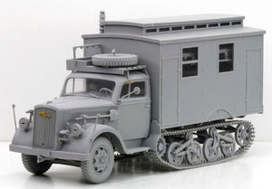 DRAGON (1/35) Sd.Kfz.3 Maultier Ambulance