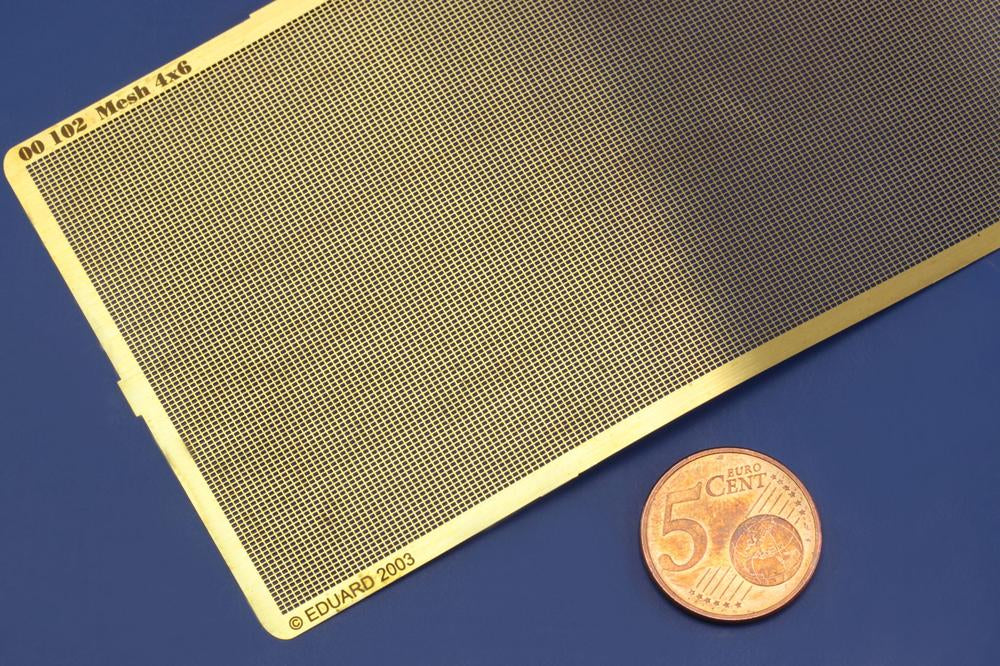 Foto del set de mallado de fotograbado en forma de rectangular de 0,4x0,6mm de Eduard referencia 00102