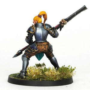 Foto trasera de la figura Elyisa de Giraldez Models en 32mm