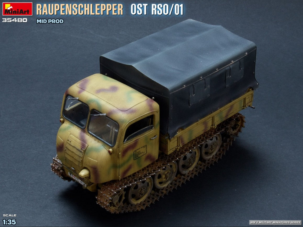 Foto aerea de la maqueta del tractor Raupenschlepper OST ROS 01 Mid Production en escala 1:35 de Miniart referencia 35480