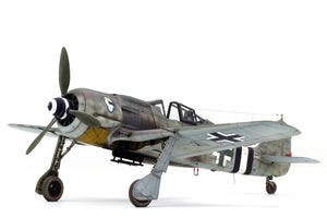 Foto de perfil izquierdo de la maqueta del caza alemán Fw-190 A7 en escala 1:48 de Edurad referencia 82138