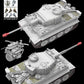 Detalle de la maqueta del taque alemán Tiger I de producción inicial durante la batalla de Kursk, con figura de Wittmann en escala 1:35 de RFM referencia 5139