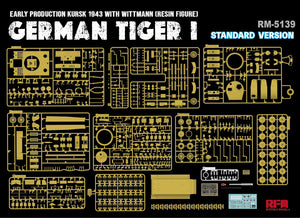 Detalle de las piezas de la maqueta del tanque alemán Tiger I de producción inicial durante la batalla de Kursk, con figura de Wittmann en escala 1:35 de RFM referencia 5139
