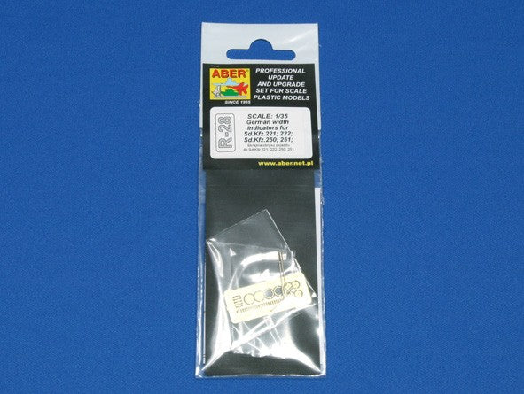 Empaquetado de los indicadores de ancho laterales que llevaban los vehculos blindados alemanes tipo Sd.Kf. 231, 232, 250 y 251 para maquetas en escala 1:35 del fabricante Aber referencia R-28